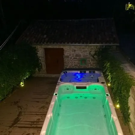 Holiday Dany - With Jacuzzi *
